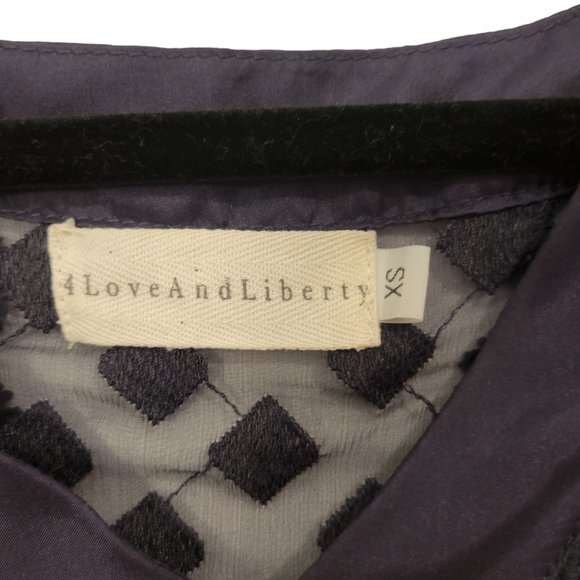 Johnny Was 4LoveAndLiberty Navy Blue Embroidered Sleeveless Top Size XS - Picture 3 of 3